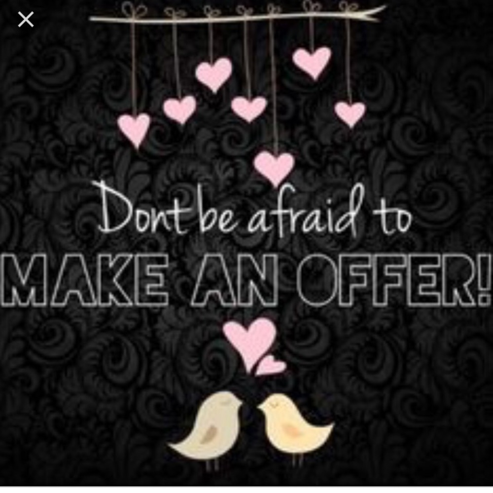 BUNDLE 🎁MAKE OFFER AND GET A DEAL ON SHIPPING!!